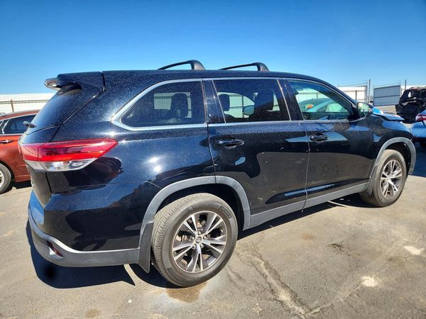 2019 TOYOTA HIGHLANDER LE/LE Plus