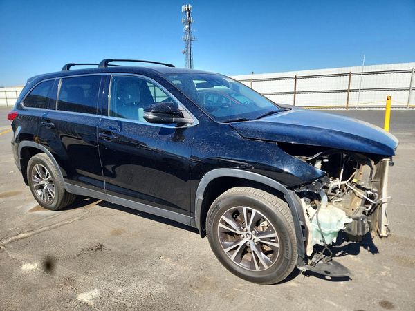 2019 TOYOTA HIGHLANDER LE/LE Plus