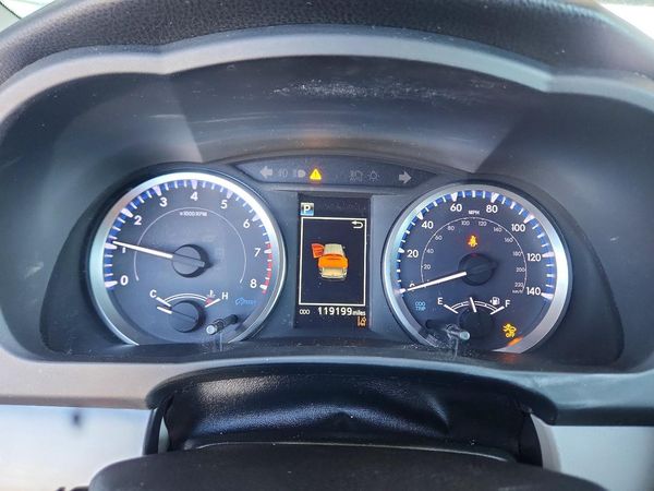 2019 TOYOTA HIGHLANDER LE/LE Plus
