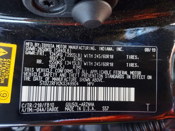 2019 TOYOTA HIGHLANDER LE/LE Plus
