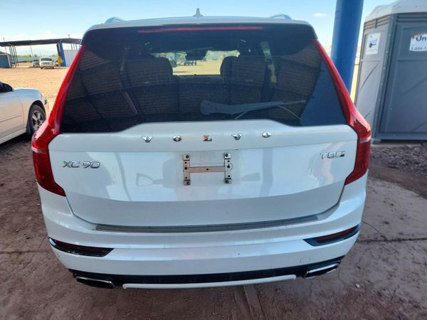2018 VOLVO XC90 R-Design