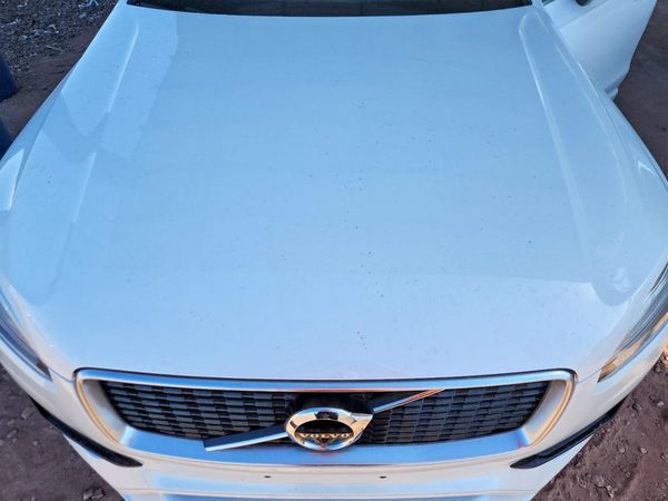2018 VOLVO XC90 R-Design