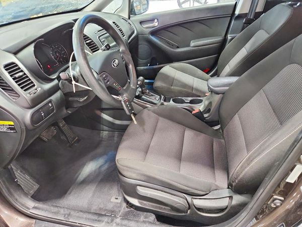 2017 KIA FORTE LX Base