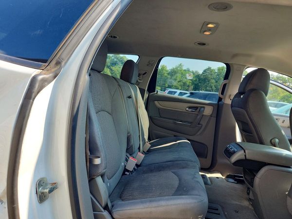 2017 CHEVROLET TRAVERSE LS