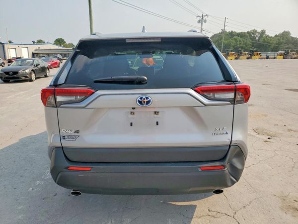 2023 TOYOTA RAV4 XLE
