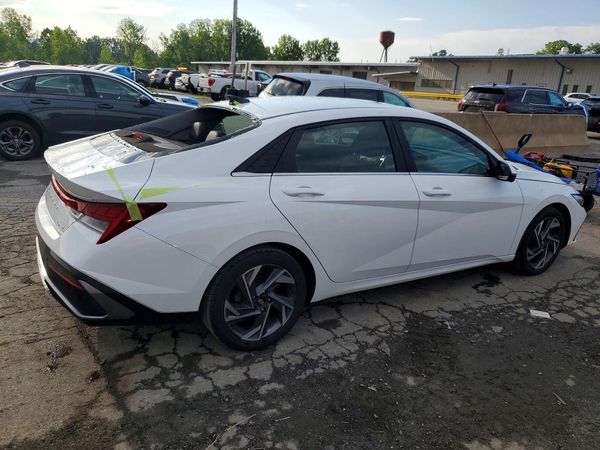 2024 HYUNDAI ELANTRA