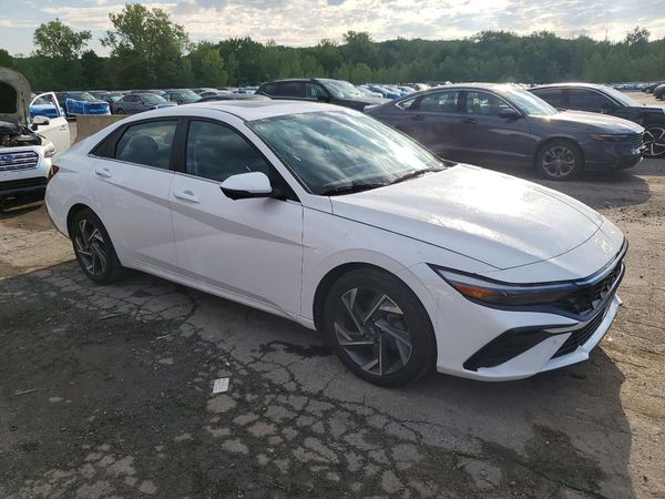 2024 HYUNDAI ELANTRA