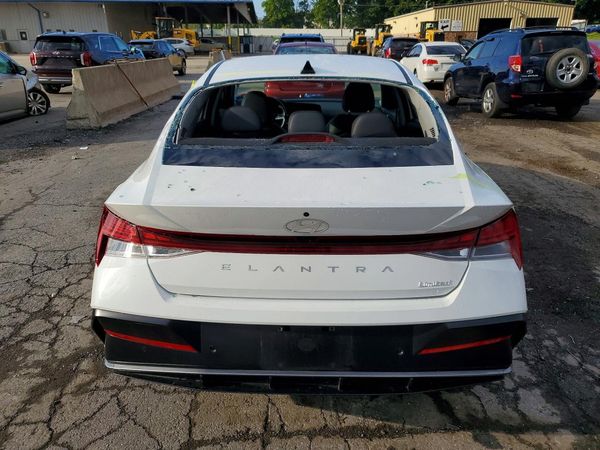 2024 HYUNDAI ELANTRA