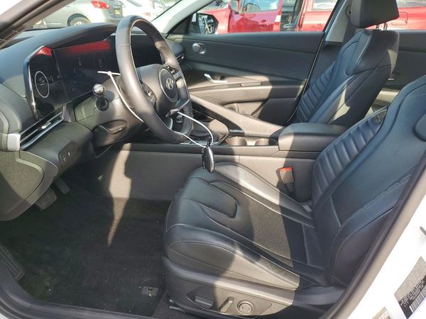 2024 HYUNDAI ELANTRA