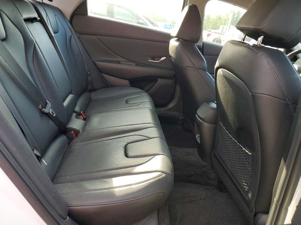 2024 HYUNDAI ELANTRA