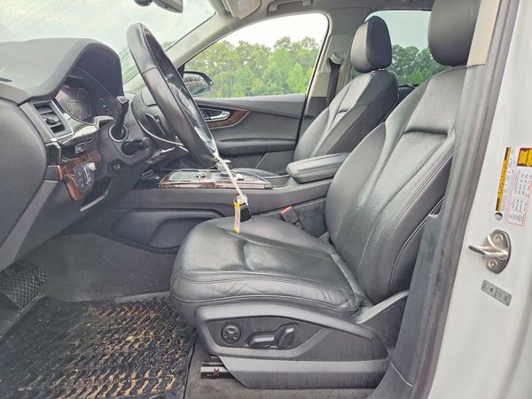 2017 AUDI Q7 quattro Prestige
