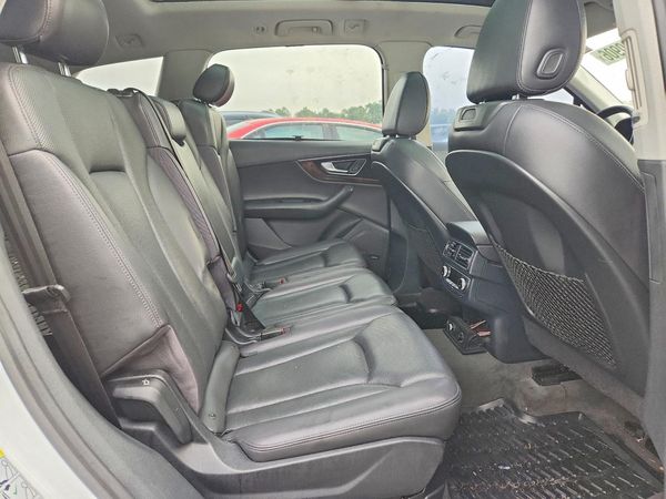 2017 AUDI Q7 quattro Prestige