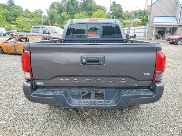 2019 TOYOTA TACOMA SR5