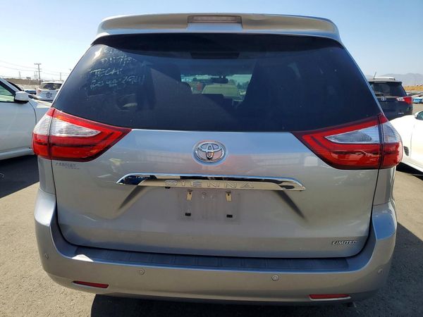 2016 TOYOTA SIENNA