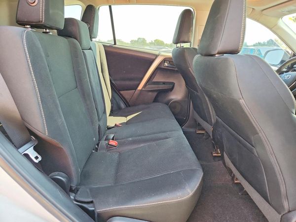 2015 TOYOTA RAV4 XLE (M Grade)