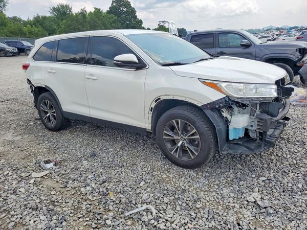 2019 TOYOTA HIGHLANDER LE