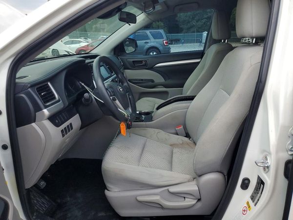 2019 TOYOTA HIGHLANDER LE
