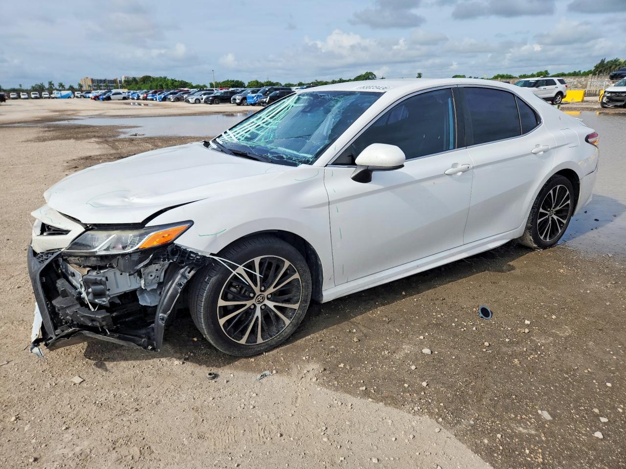 2020 TOYOTA CAMRY SE