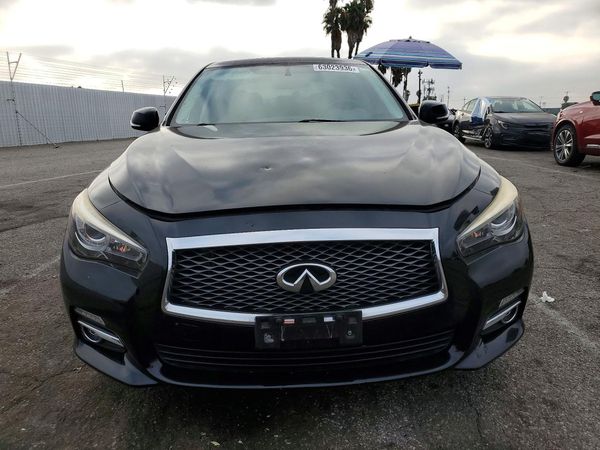 2015 INFINITI Q50