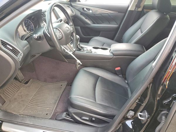 2015 INFINITI Q50