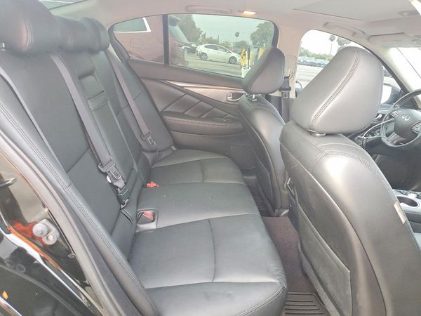 2015 INFINITI Q50