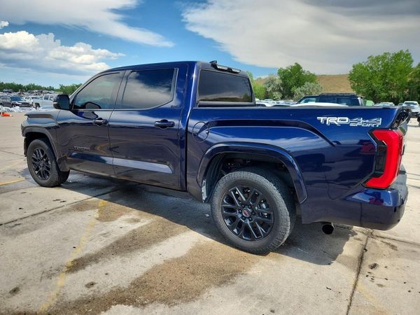 2022 TOYOTA TUNDRA SR5
