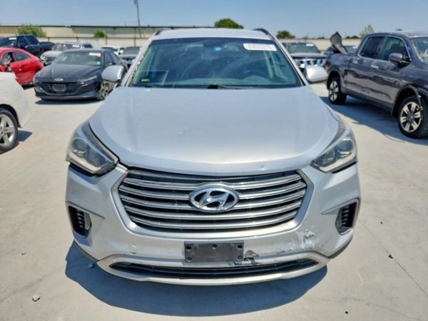 2018 HYUNDAI SANTA FE SE Base