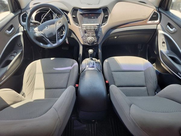 2018 HYUNDAI SANTA FE SE Base