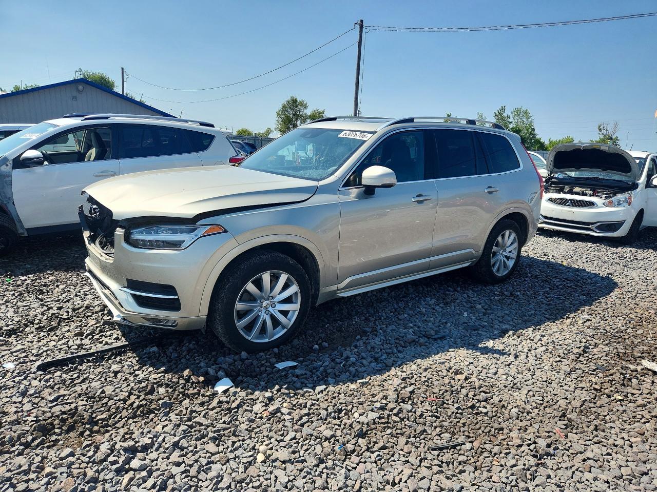 2018 VOLVO XC90 Momentum
