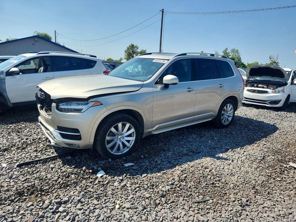2018 VOLVO XC90 Momentum