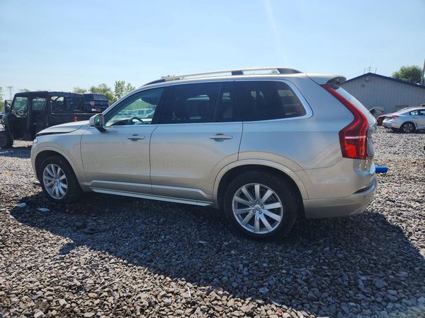 2018 VOLVO XC90 Momentum
