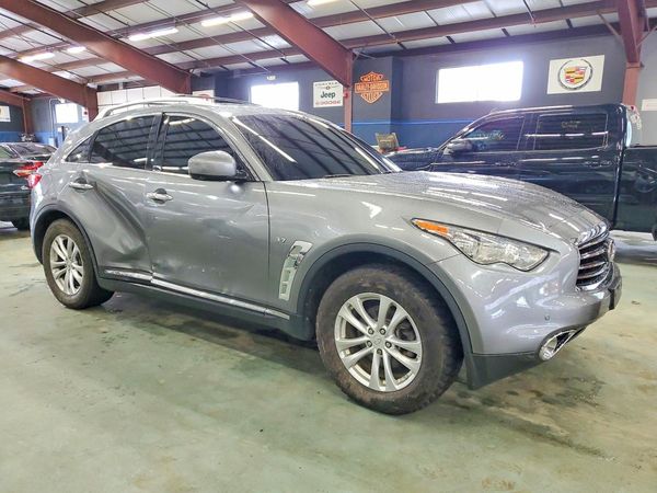 2015 INFINITI QX70