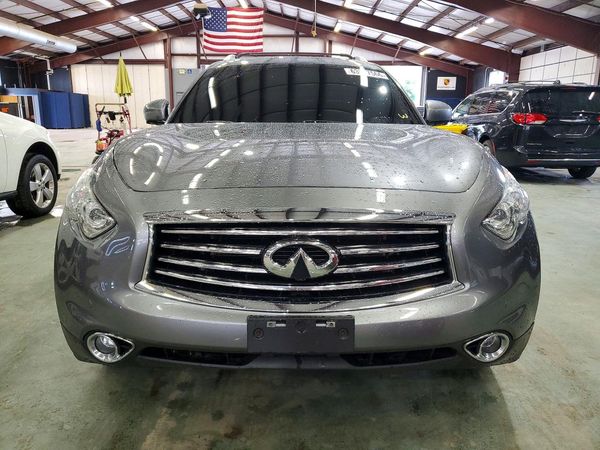 2015 INFINITI QX70