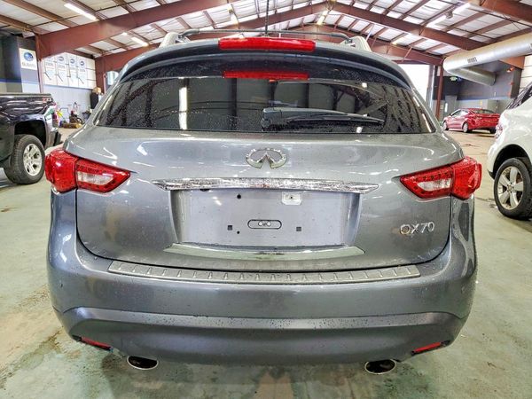 2015 INFINITI QX70