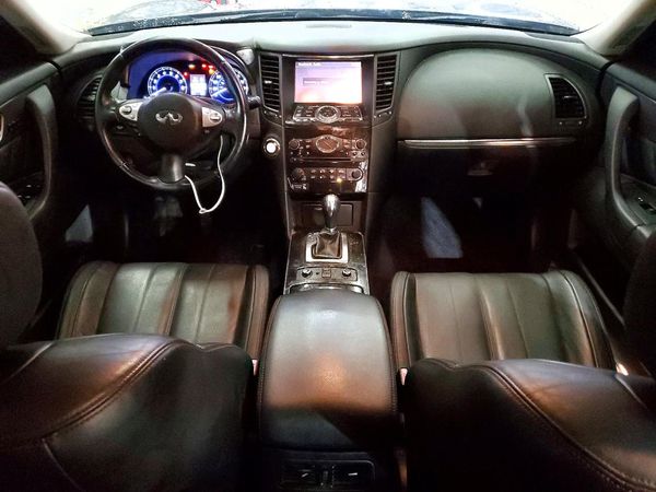 2015 INFINITI QX70