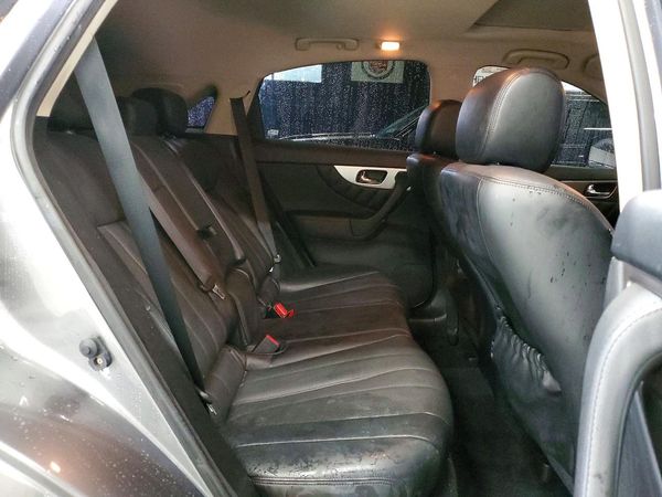 2015 INFINITI QX70