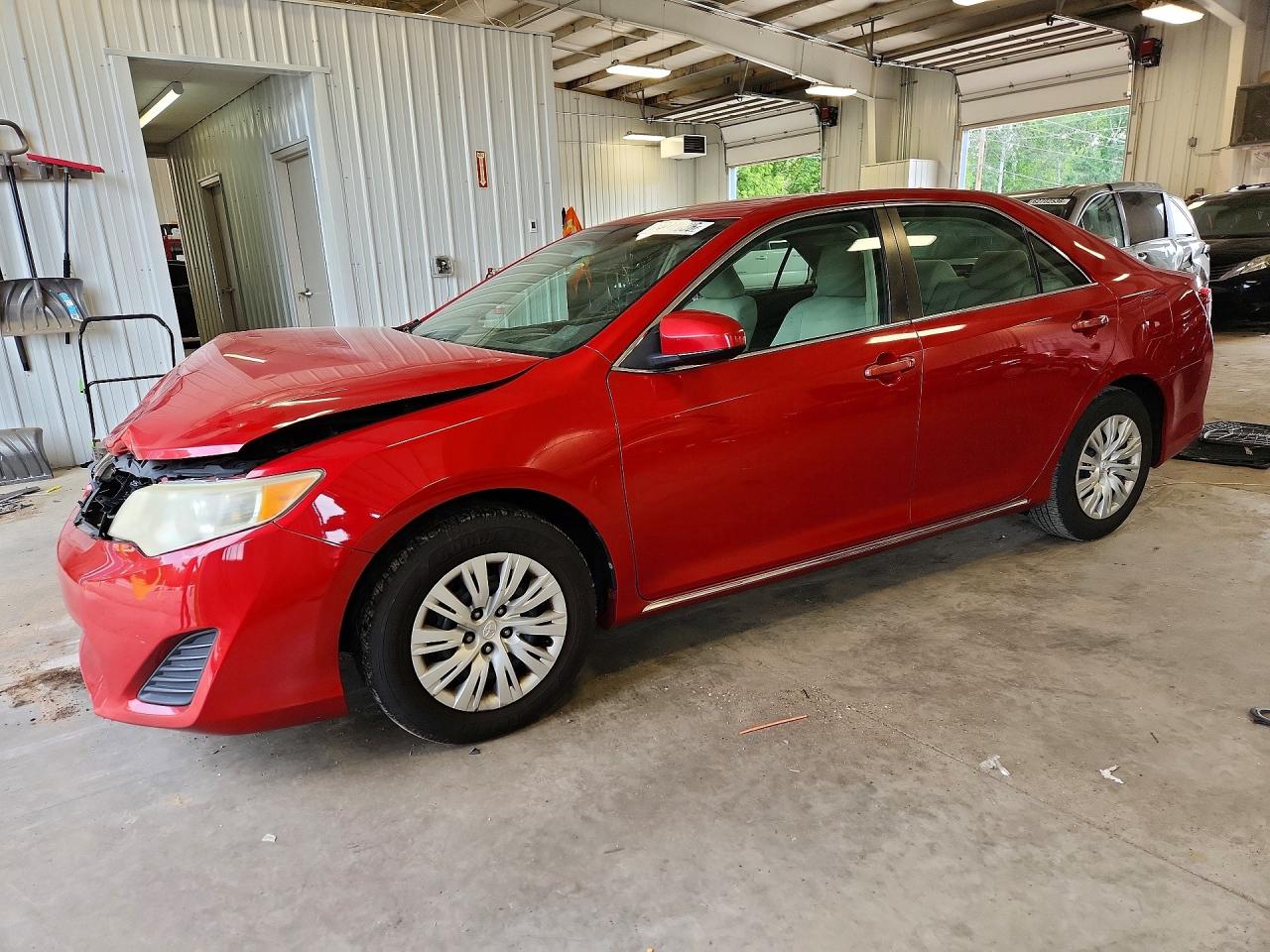 2013 TOYOTA CAMRY — Front 3/4