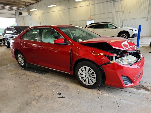 2013 TOYOTA CAMRY — Passenger 3/4