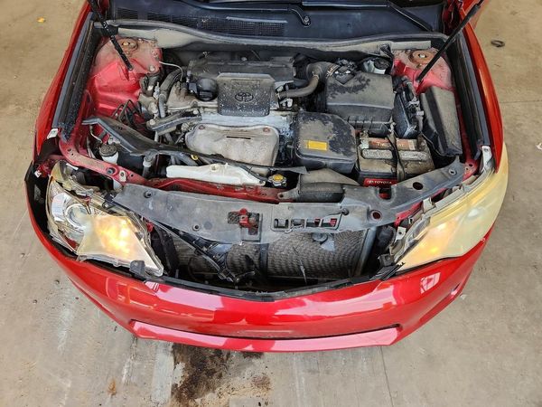 2013 TOYOTA CAMRY — Engine bay