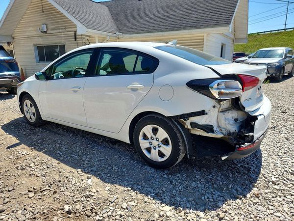 2017 KIA FORTE LX Base