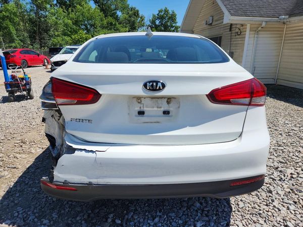 2017 KIA FORTE LX Base