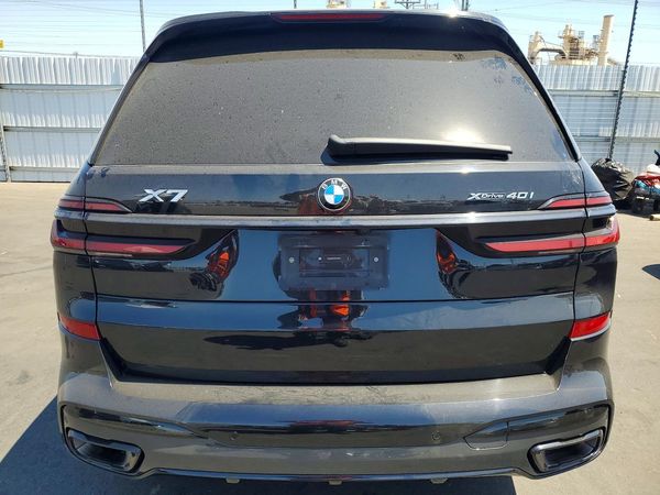 2025 BMW X7 xDrive40i