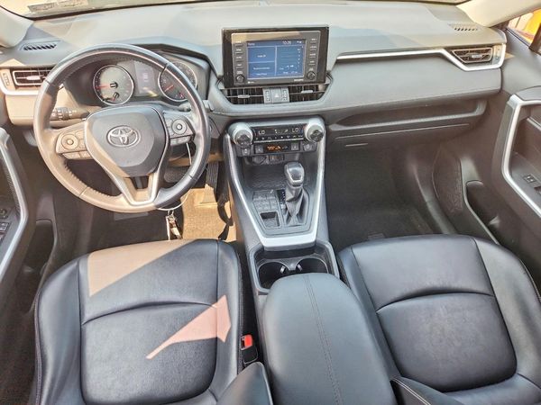 2020 TOYOTA RAV4 XLE Premium