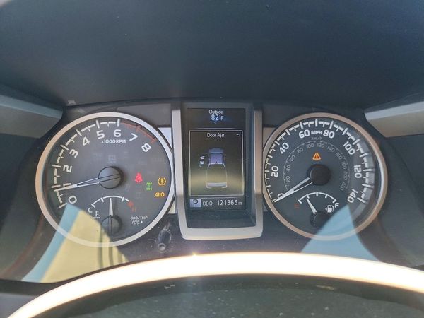 2017 TOYOTA TACOMA
