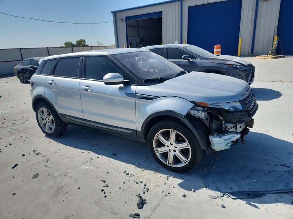 2015 LAND ROVER RANGEROVER Pure Plus — Passenger 3/4
