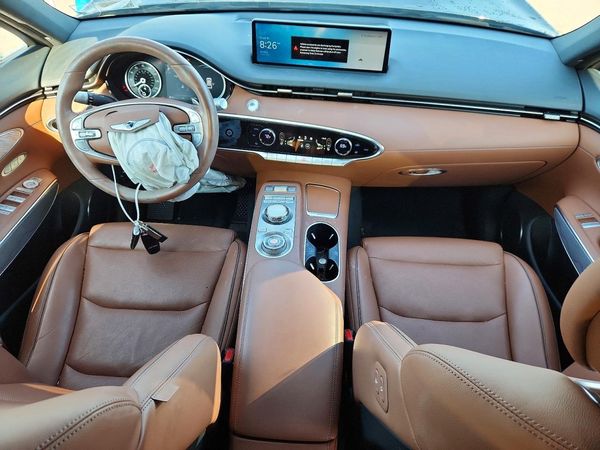 2025 GENESIS GV70