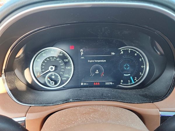 2025 GENESIS GV70