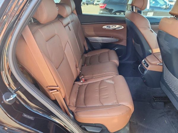 2025 GENESIS GV70