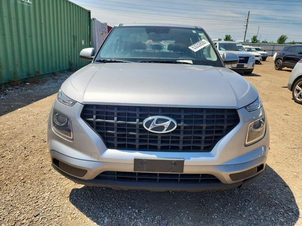 2025 HYUNDAI VENUE SE
