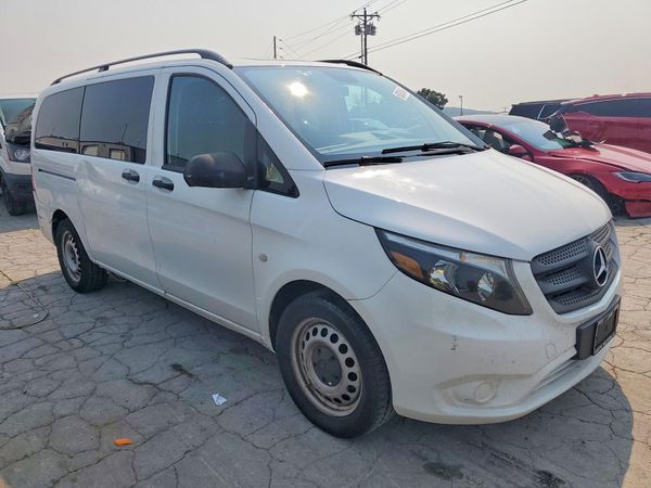 2018 MERCEDES-BENZ METRIS